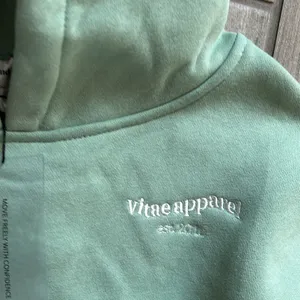 Vitae apparel cropped green hoodie Size M thumbnail 3