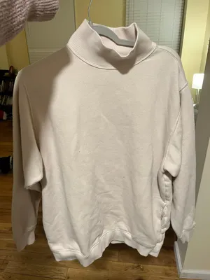 Crewneck thumbnail 1