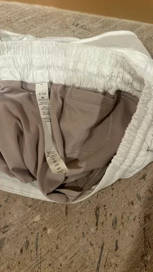 Lululemon Hotty Hot Shorts 4” thumbnail 3