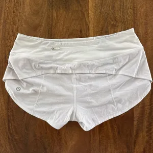 Lululemon White Speed Up Shorts 2.5" Low-Rise size 4 good condition! thumbnail 2