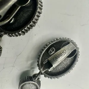 Vintage Avon silver tone blue clip on earrings thumbnail 9
