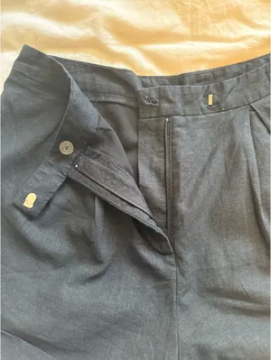 Boutique Black Linen Shorts thumbnail 2