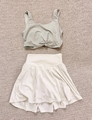 Gilly Hicks 2 Pcs‎ Sport Bra & Skirts Set Gym Working Out Tennis Pickleball XS/S thumbnail 1