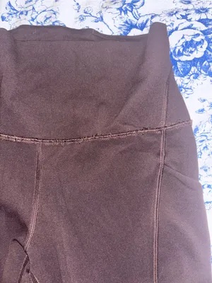 Brown Lululemon Leggings size 6 with side pockets thumbnail 5