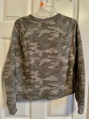 Universal Threads Pullover Sweater thumbnail 2