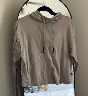 Joylab tan long sleeve thumbnail 1