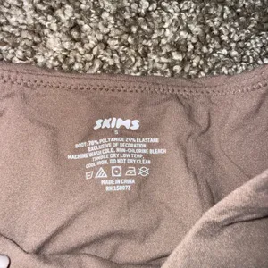 SKIMS High Neck Bodysuit Women Sm Brown Excellent‎ Thong Snap Closure Sleeveless thumbnail 2
