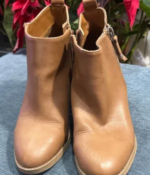 Universal Threads Tan Ankle Boots thumbnail 1