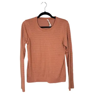 Lululemon Breeze By Long Sleeve Pink Mesh Shirt Size 8 thumbnail 3