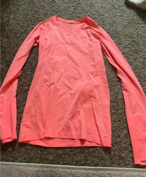 Lululemon Long Sleeve Swiftly Tech 2.0 thumbnail 1