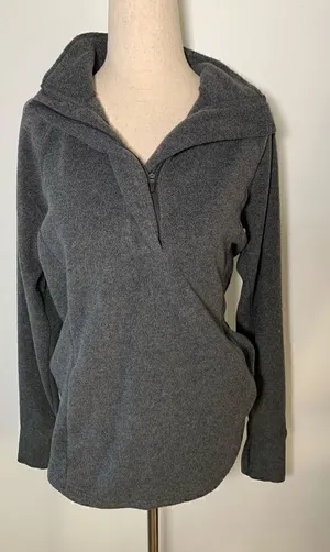 Old navy sweater pullover size s thumbnail 1