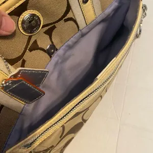 COACH Signature Daisy Vintage Tote Bag Tan And Brown‎ 8X4X12 SEE DESCRIPTION thumbnail 3