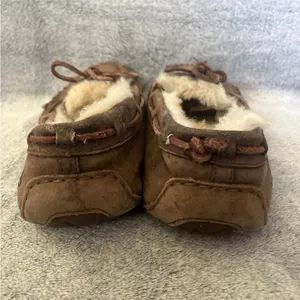 Women’s UGG Dakota Slippers thumbnail 4