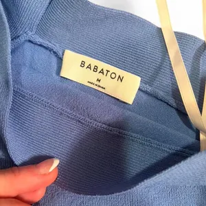 Aritzia Babaton Sculpt Knit Cross Halter Crop Top Blue M thumbnail 2