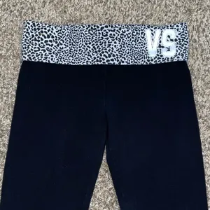 Y2K Victoria’s Secret cropped leggings thumbnail 2