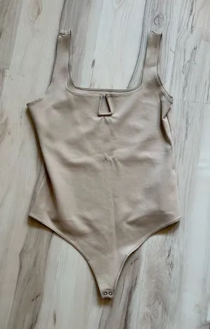 Tan Abercrombie and Fitch bodysuit size L thumbnail 1