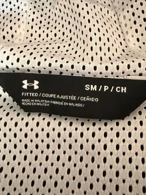 Under Armour Run True Hooded Running Vest Womens S Black Full Zip 1290900 thumbnail 5