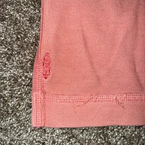 Free People Movement Pullover Women Small Coral Good Ribbed Raw‎ Hem Oversized thumbnail 4