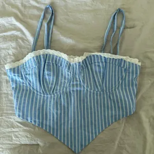 Edikted‎ medium crop top thumbnail 1