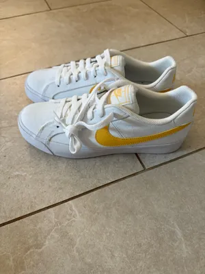 nike shoes thumbnail 2