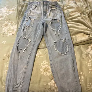 Urban Outfitters Light BDG Wash Jeans Mom High-Rise 28 thumbnail 1