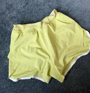 LULULEMON fast and free shorts thumbnail 1