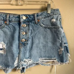 Zara size‎ 6 denim shorts thumbnail 2