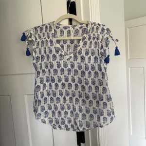 Anthropologie gauzy‎ floral tassel tie short sleeve blouse thumbnail 3