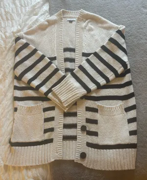 American Eagle Sweater thumbnail 1