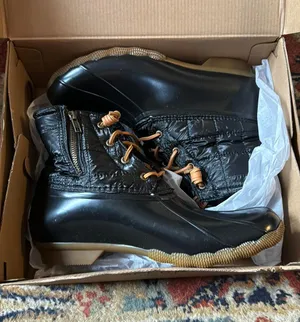 Sperry New In Box Salt Water Shiny Quilt Boots thumbnail 1
