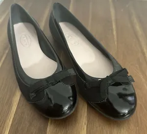 Talbots Black Patent Cap Toe Classy Leather Ballet Flats w bow sz 6 EUC thumbnail 1