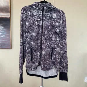 Lululemon‎ Bring Back The Track Jacket floral size 8 thumbnail 3