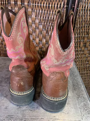 Ariat Women’s Boots Embroidered Size 8B thumbnail 6
