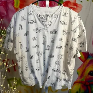 B 81. Disney Winnie the Pooh white cotton t-shirt thumbnail 1