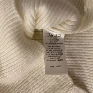 NWT Willow & Wind Size M Cream Long Sleeve Ribbed Knit Top Pink Satin Bow Detail thumbnail 10