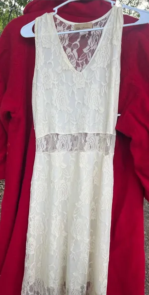 Lace Maxi Dress - Ivory White V-Neck thumbnail 1