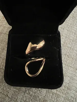 Women’s Gorgeous Golden Statement Ring Adjustable Size 7 thumbnail 1