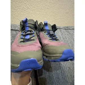 On Cloudhero Mid Waterproof Unisex Shoes Olive/Cherry Youth‎ 4 Women's 5.5 thumbnail 3