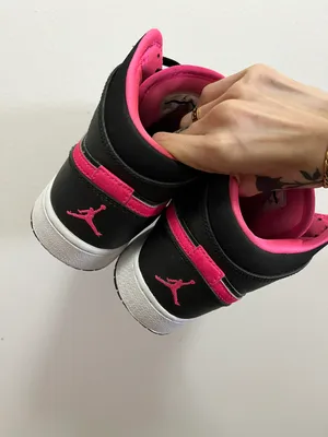 Jordan Air 1 Retro Mid GS ‘Hyper Pink’ thumbnail 4