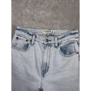 Abercrombie Fitch The Slim Straight Ultra High Rise Light Wash Denim Jeans 27/4s thumbnail 3