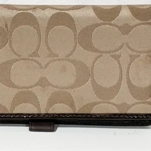 Coach Leather Checkbook Wallet in Signature Canvas Khaki‎ thumbnail 2