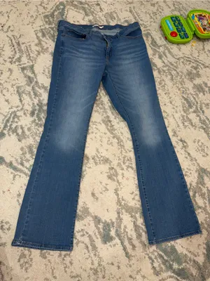 Levi's 315 Shaping Bootcut Jeans 34 Long Medium Wash 32" Inseam thumbnail 2