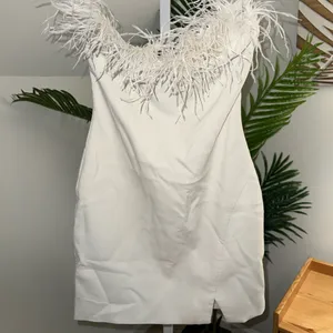Likely Katy White Feather Mini Dress‎ 0 thumbnail 3