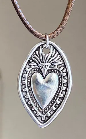 Handmade vintage antique goth style heart necklace 🙏❤️ thumbnail 1