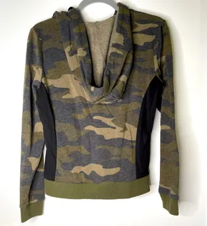 Pink Victoria’s Secret Camouflage Zip Up Hoodie Sz XS thumbnail 3