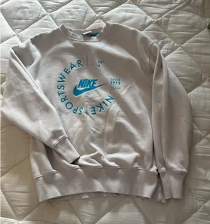 Nike Crewneck thumbnail 1