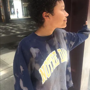 Notre Dame vintage distressed sweatshirt Sz large thumbnail 1