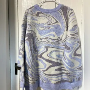 Glassons Blue Oversized Marbled Crewneck Sweater size Large thumbnail 5
