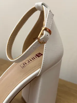 & Other Stories White heels thumbnail 5