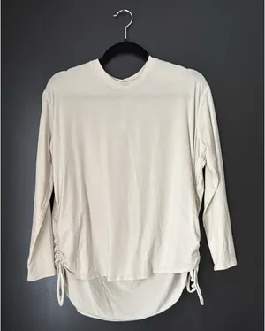Lululemon Top thumbnail 1